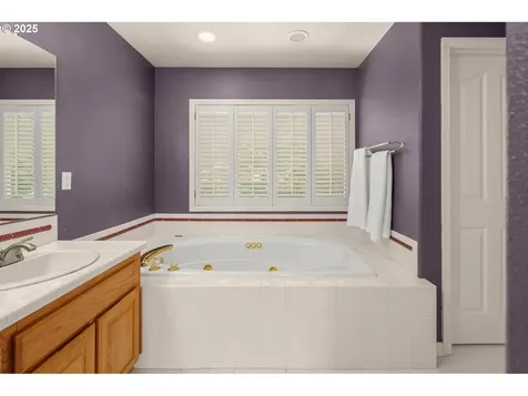 1318 NW Slocum Way Portland OR 97229