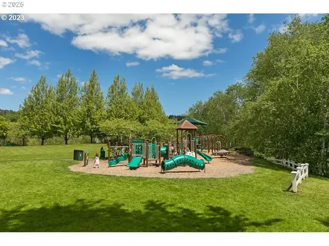 1318 NW Slocum Way Portland OR 97229
