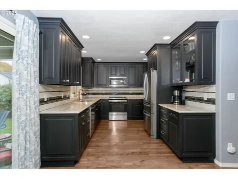2000 Cougar Avenue SW Albany OR 97321