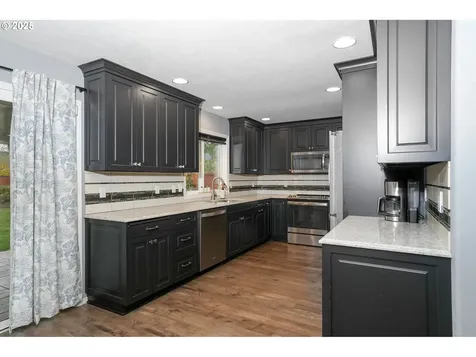 2000 Cougar Avenue SW Albany OR 97321