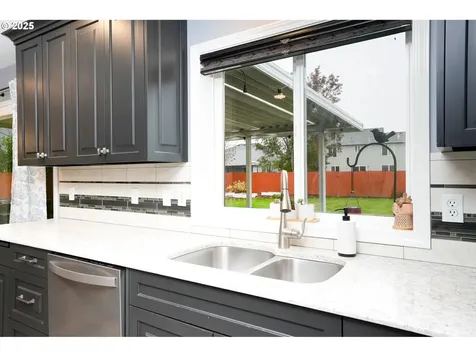 2000 Cougar Avenue SW Albany OR 97321