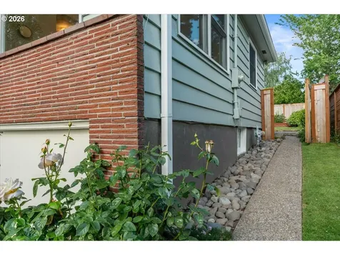 6900 SW 4th Avenue Portland OR 97219
