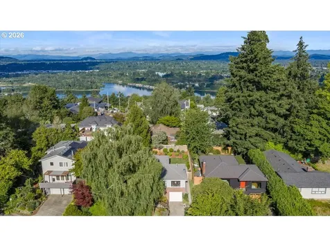 6900 SW 4th Avenue Portland OR 97219