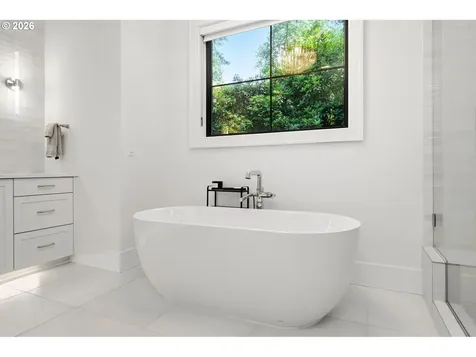14760 Uplands Drive Lake Oswego OR 97034