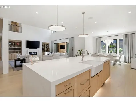 14760 Uplands Drive Lake Oswego OR 97034