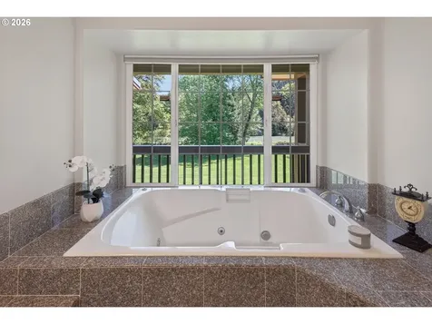 3782 Del Rio Road Roseburg OR 97471