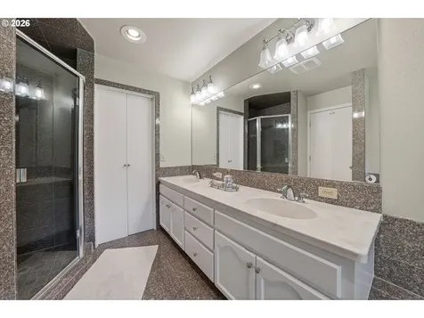 3782 Del Rio Road Roseburg OR 97471