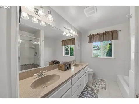 3782 Del Rio Road Roseburg OR 97471