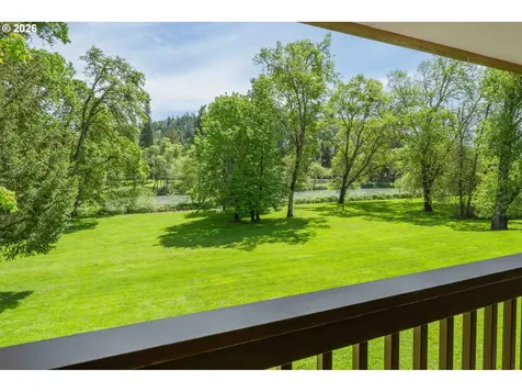 3782 Del Rio Road Roseburg OR 97471