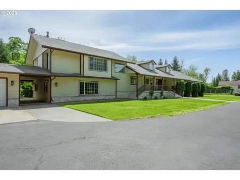 3782 Del Rio Road Roseburg OR 97471