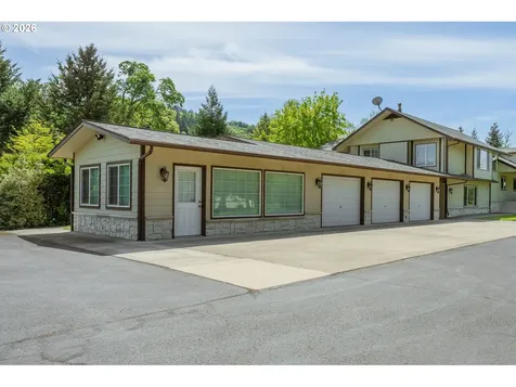 3782 Del Rio Road Roseburg OR 97471