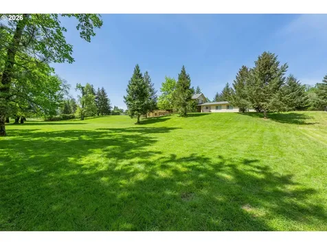 3782 Del Rio Road Roseburg OR 97471