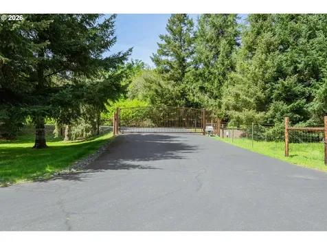 3782 Del Rio Road Roseburg OR 97471