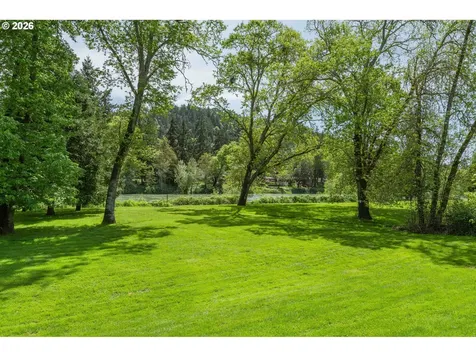 3782 Del Rio Road Roseburg OR 97471