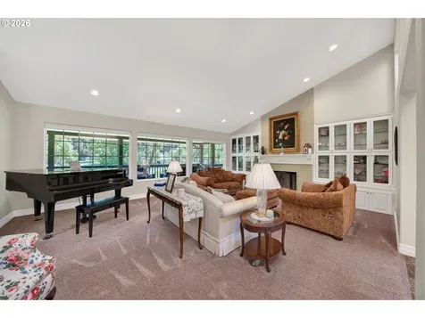 3782 Del Rio Road Roseburg OR 97471