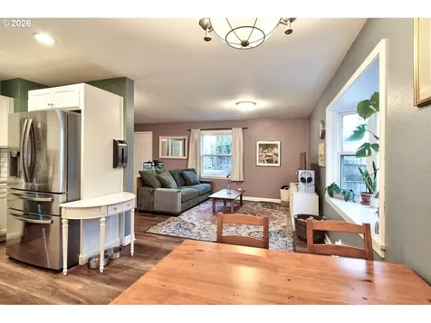 390 W Arlington Street Gladstone OR 97027