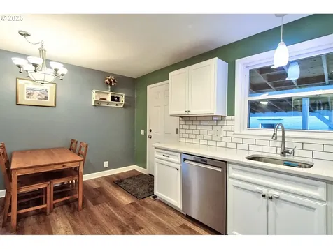 390 W Arlington Street Gladstone OR 97027
