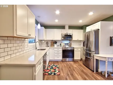390 W Arlington Street Gladstone OR 97027