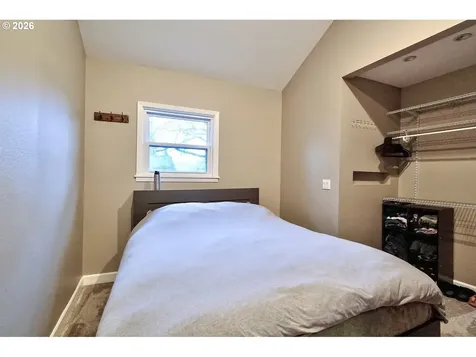 390 W Arlington Street Gladstone OR 97027