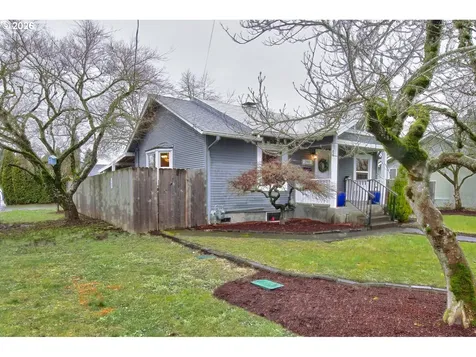 390 W Arlington Street Gladstone OR 97027