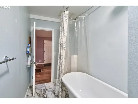 390 W Arlington Street Gladstone OR 97027