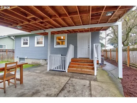 390 W Arlington Street Gladstone OR 97027