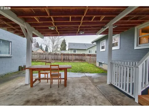 390 W Arlington Street Gladstone OR 97027