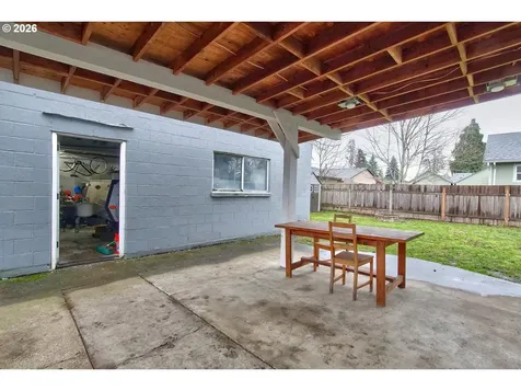 390 W Arlington Street Gladstone OR 97027
