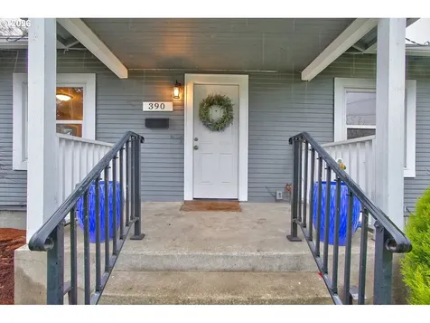 390 W Arlington Street Gladstone OR 97027