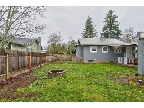 390 W Arlington Street Gladstone OR 97027