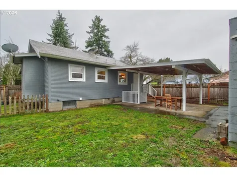 390 W Arlington Street Gladstone OR 97027