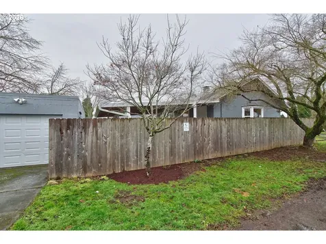 390 W Arlington Street Gladstone OR 97027