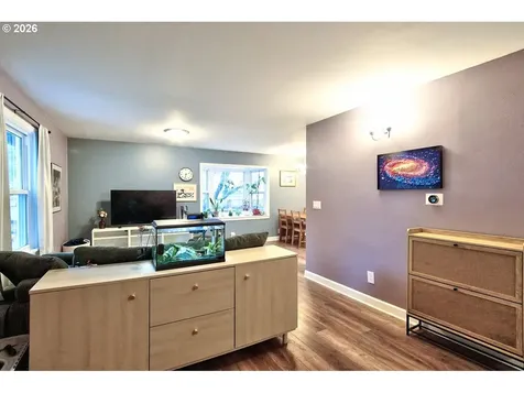 390 W Arlington Street Gladstone OR 97027