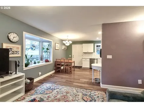 390 W Arlington Street Gladstone OR 97027