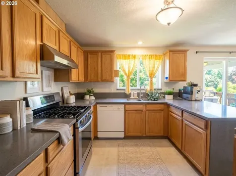 5115 SE 140th Place Portland OR 97236