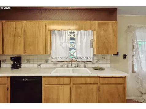 2935 NE 88th Place Portland OR 97220