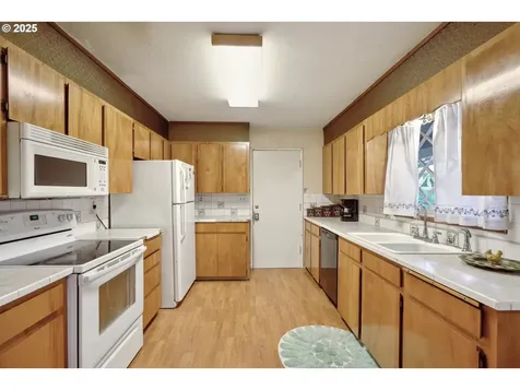 2935 NE 88th Place Portland OR 97220