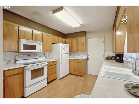 2935 NE 88th Place Portland OR 97220