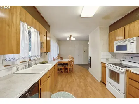 2935 NE 88th Place Portland OR 97220