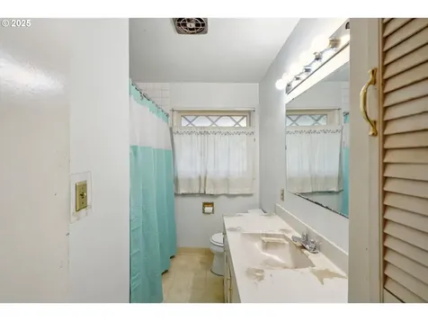 2935 NE 88th Place Portland OR 97220