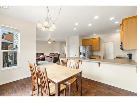 2538 Baines Boulevard Hubbard OR 97032