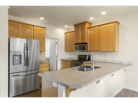 2538 Baines Boulevard Hubbard OR 97032