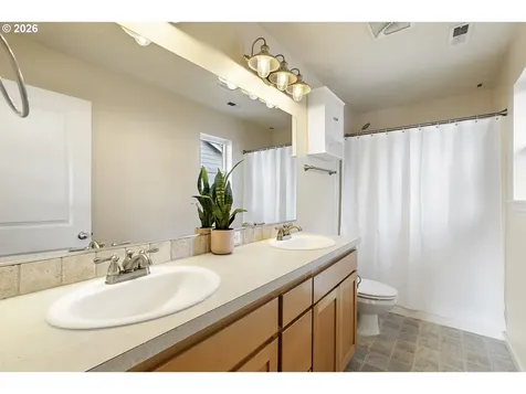 2538 Baines Boulevard Hubbard OR 97032