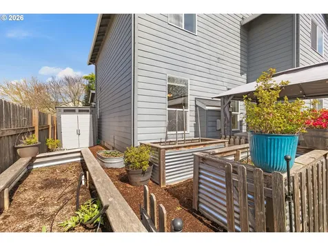 2538 Baines Boulevard Hubbard OR 97032