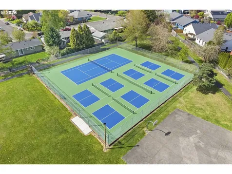 2538 Baines Boulevard Hubbard OR 97032