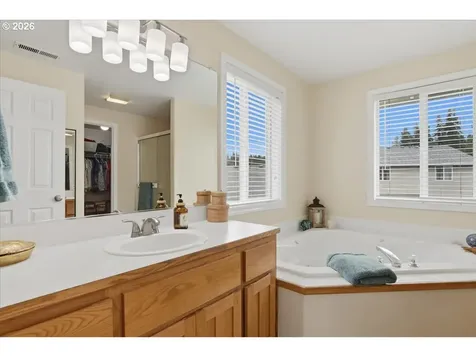 2417 NE 107th Street Vancouver WA 98686