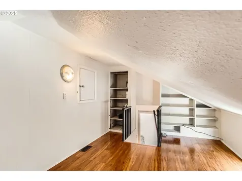 9612 N Van Houten Avenue Portland OR 97203