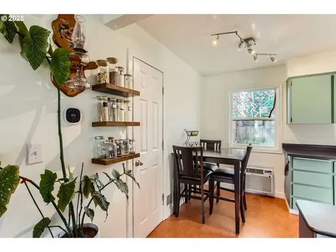 9612 N Van Houten Avenue Portland OR 97203