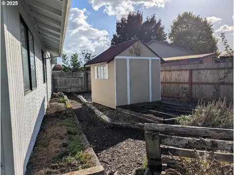 311 SW Jasmine Court Mcminnville OR 97128