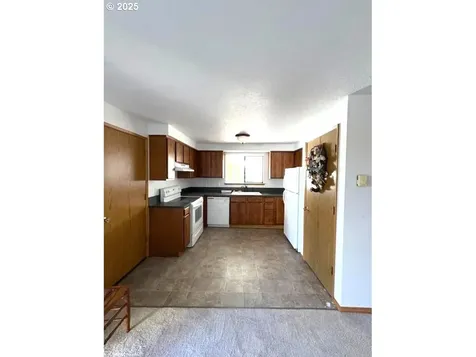 311 SW Jasmine Court Mcminnville OR 97128